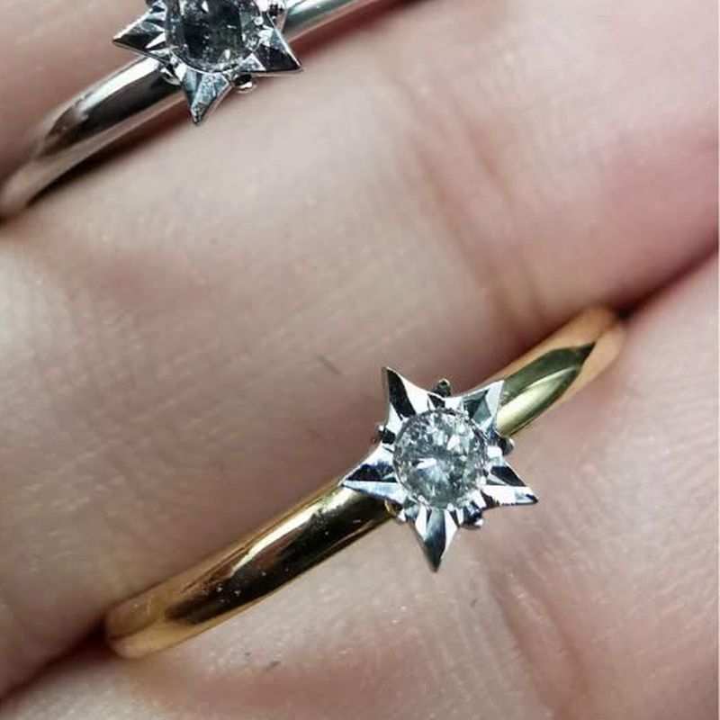 Star Illusion Solitaire Engagement Ring - natural diamonds in 18K Hong Kong gold.
